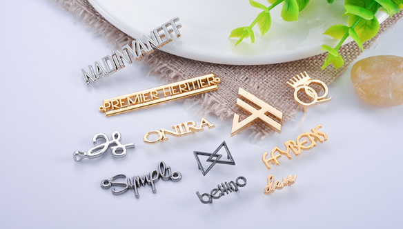 Custom Metal logo