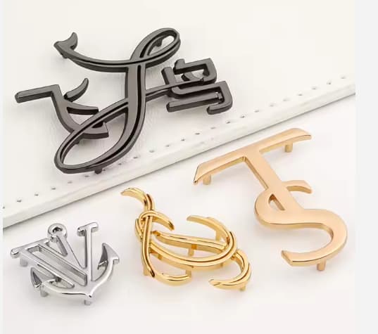 How to make sure that the brand tag of the mold opening is the same as the customer’s request?-A