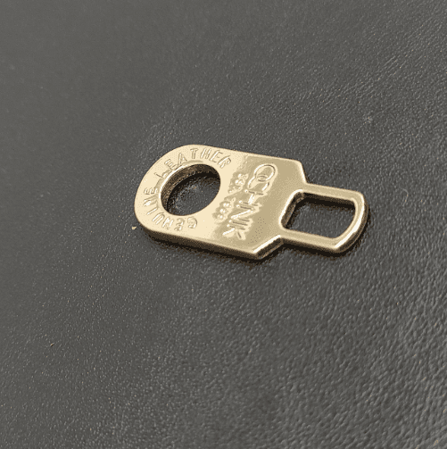 Metal Bag Puller Customized Shape in Light Gold For Bag