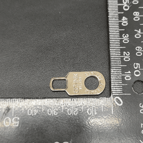 Metal Bag Puller Customized Shape in Light Gold For Bag