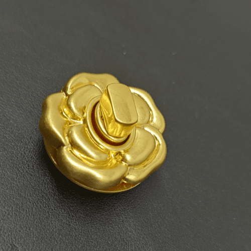 Flower Twist Lock In Antique Gold For Bag