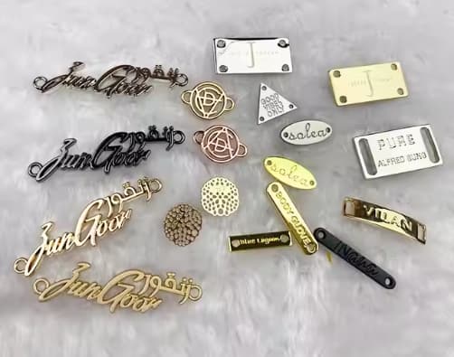 The abrasion resistance of engraved round metal logo-A