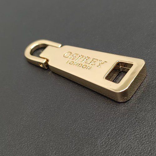 Metal Zipper Puller Cutomized Logo In Light Gold For Bag