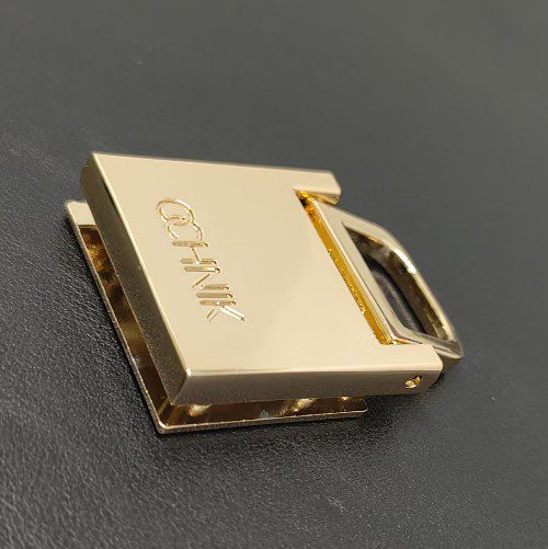 Metal Bag Lock 26mm Customized Design In Light Gold For Bag